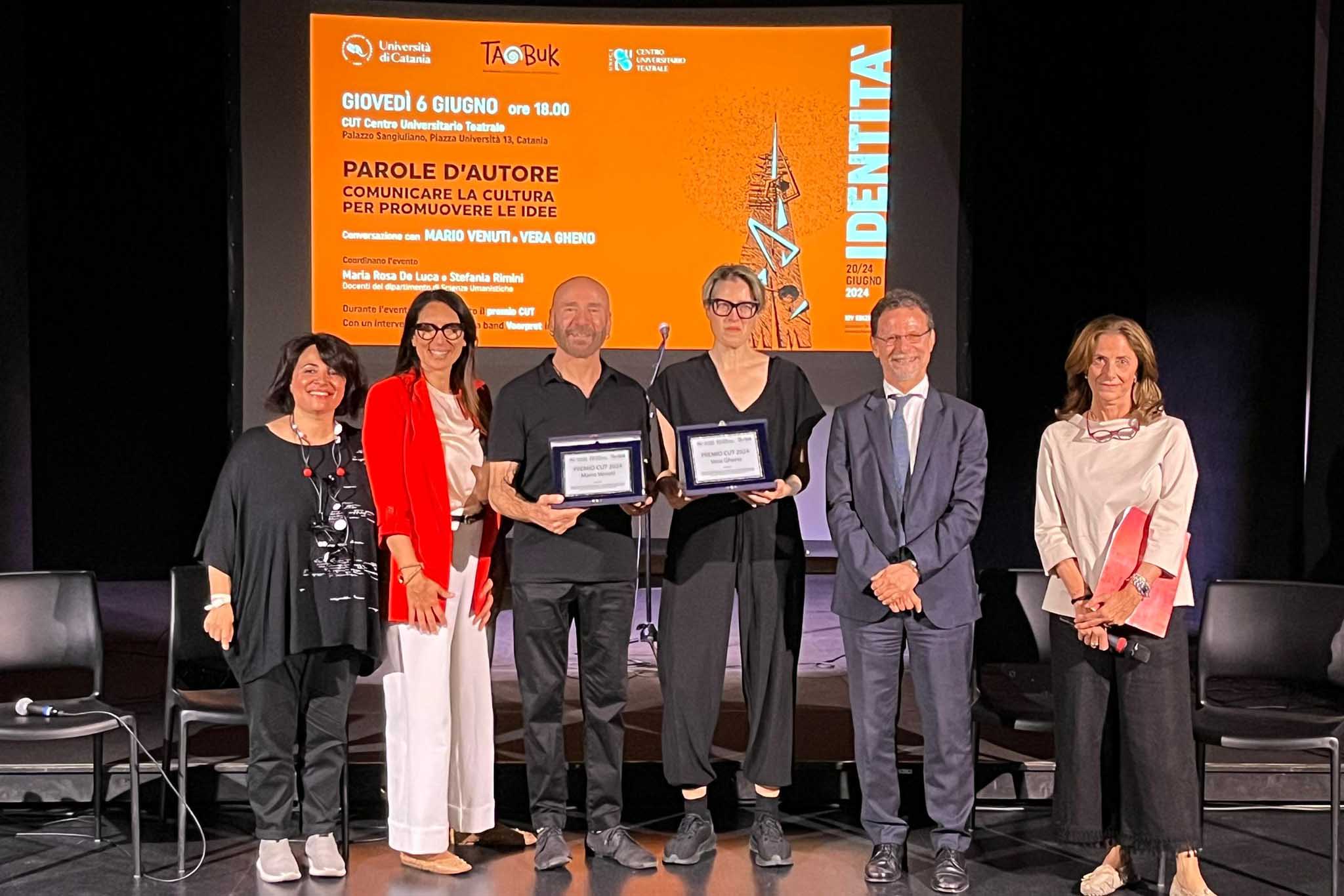 Un momento della consegna del Premio Cut