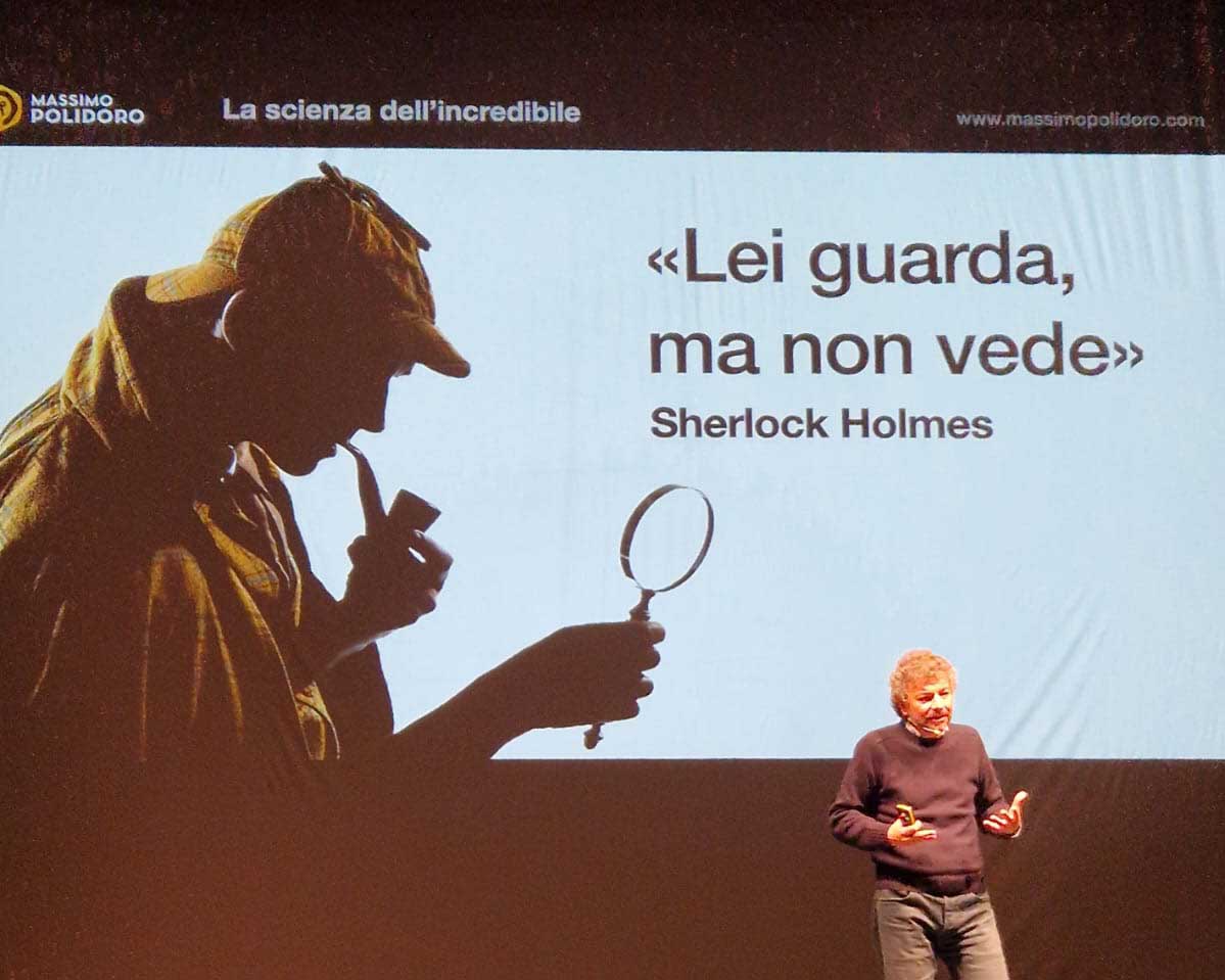 Un momento dell'intervento di Massimo Polidoro