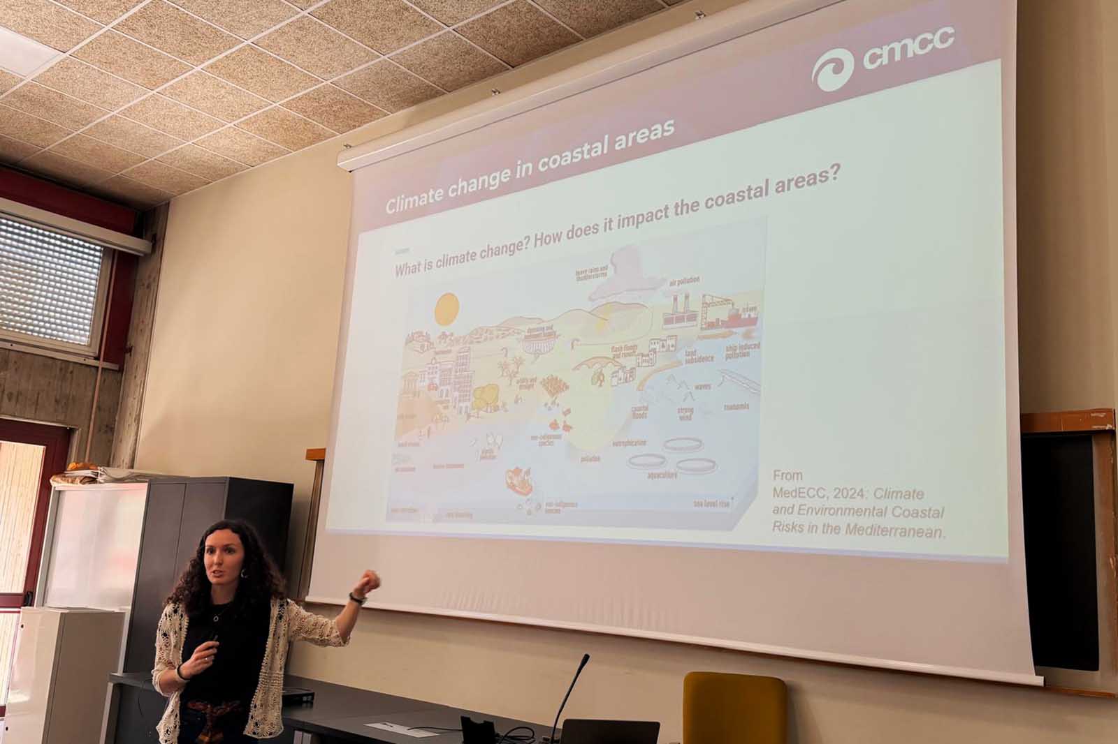 Un momento dell'intervento della dott.ssa Paola Tanguy