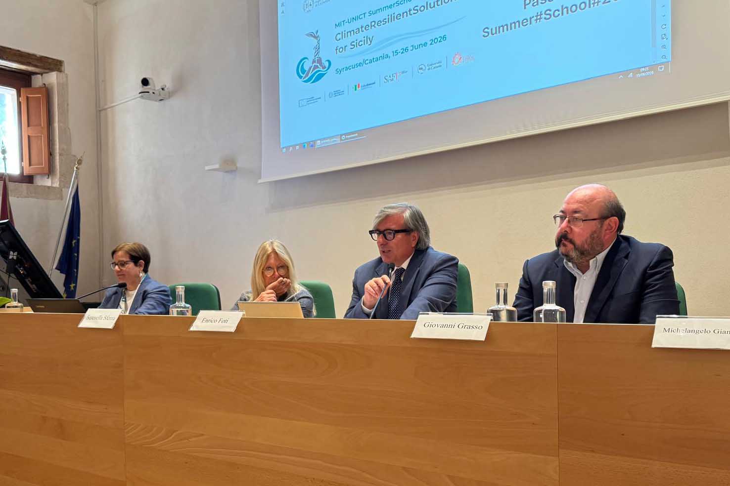 Un momento dell'intervento del rettore Enrico Foti