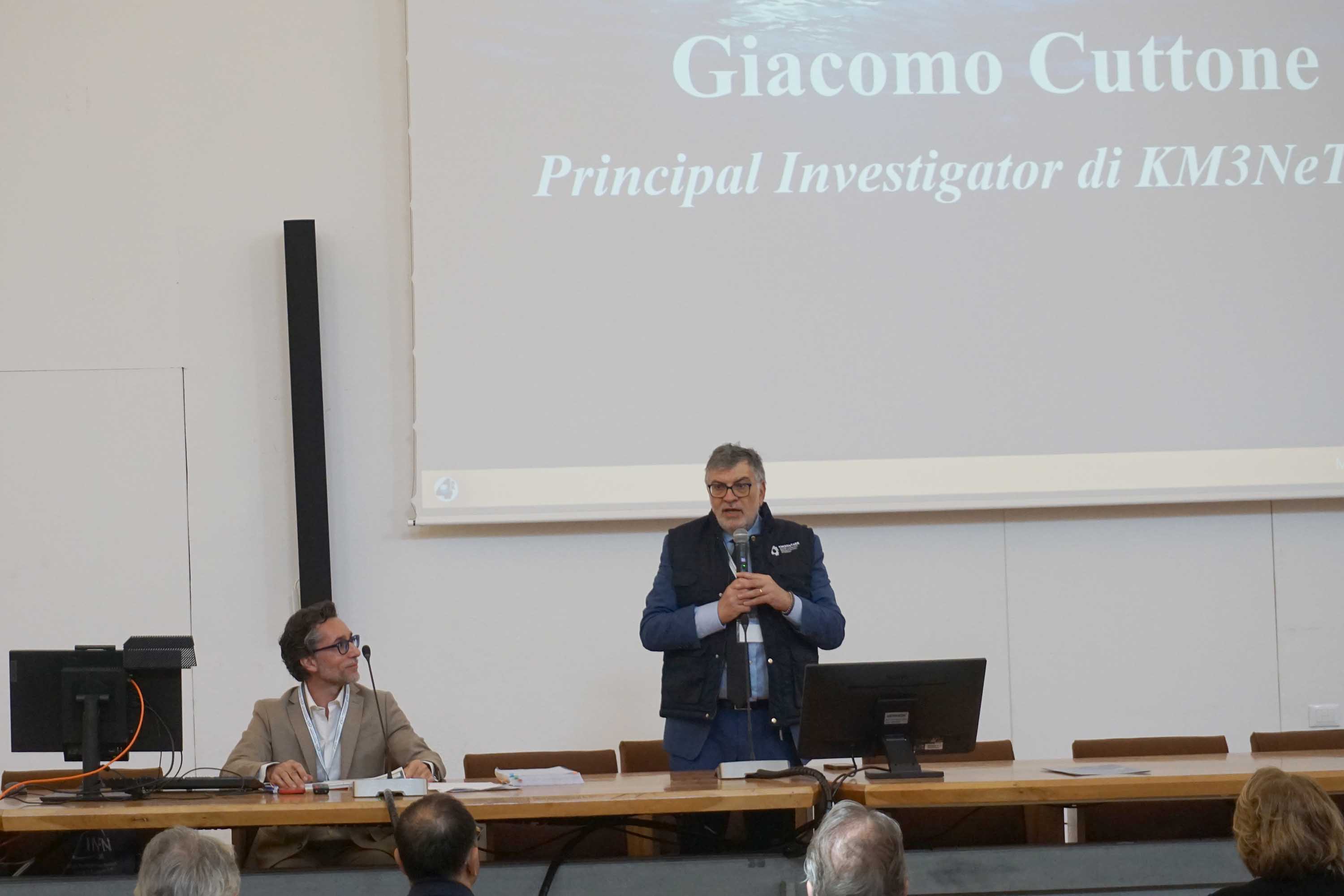 Un momento dell'intervento del prof. Giacomo Cuttone