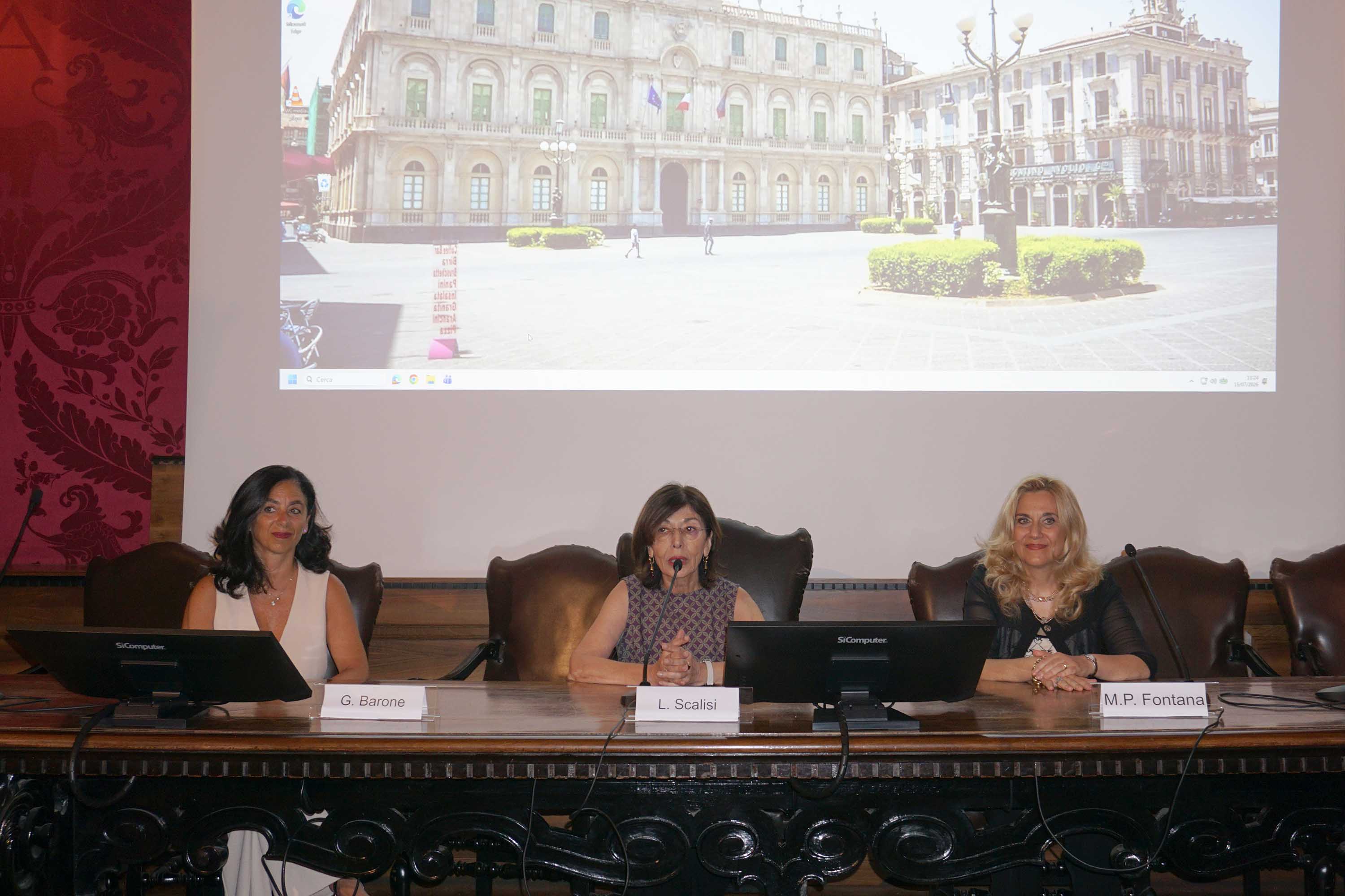 Un momento dell'intervento della prof.ssa Lina Scalisi, prorettrice dell'ateneo catanese