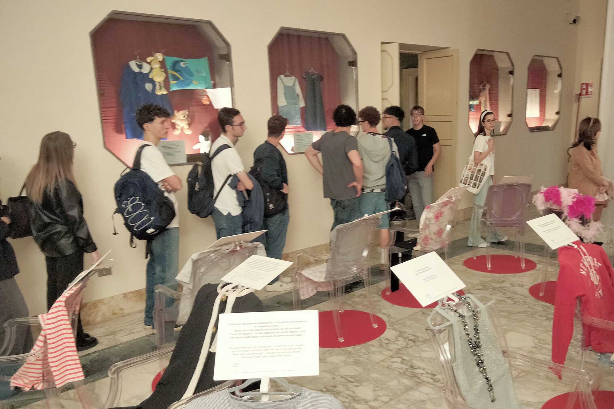 Visitatori alla mostra