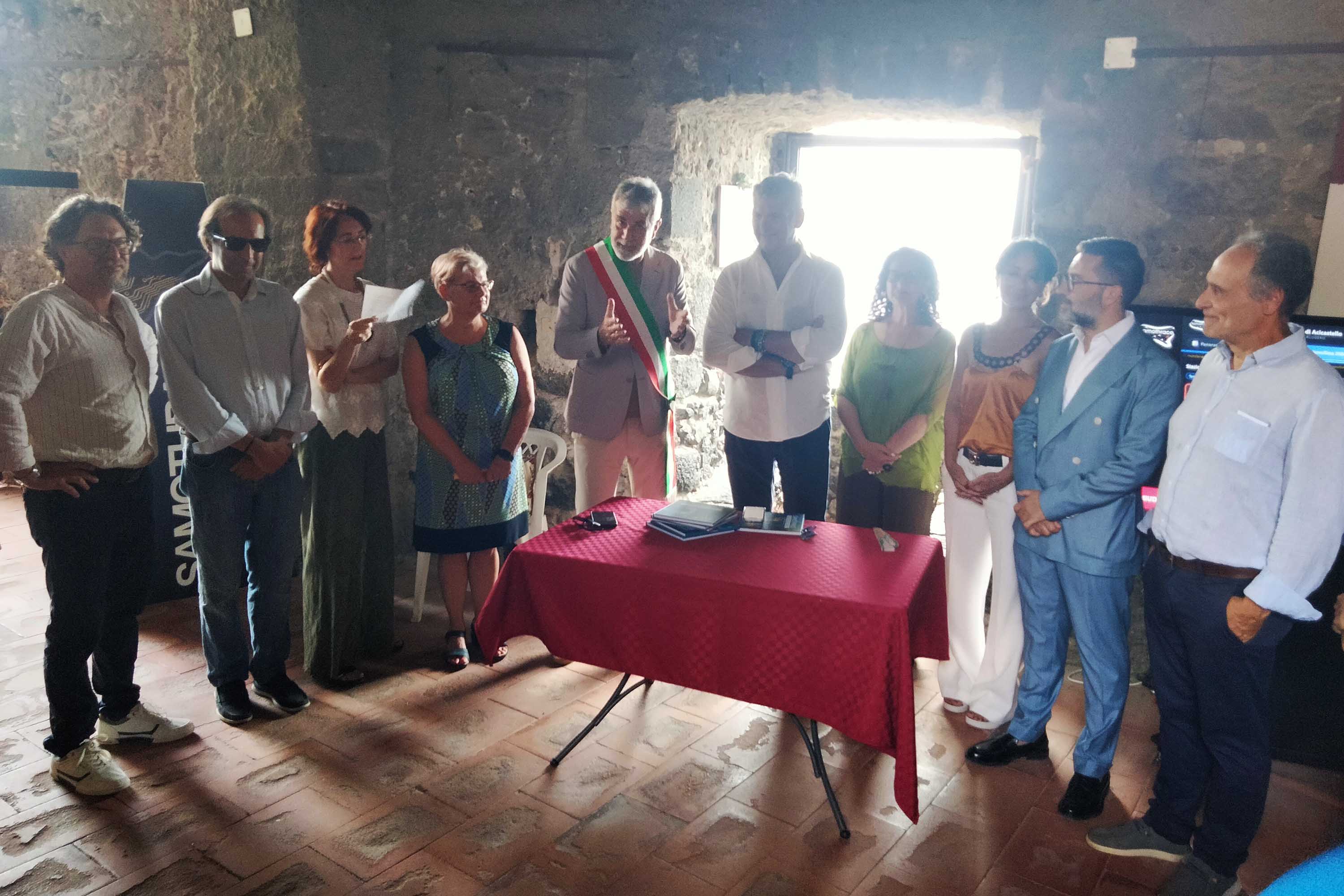 Un momento dell'intervento del sindaco Carmelo Scandurra