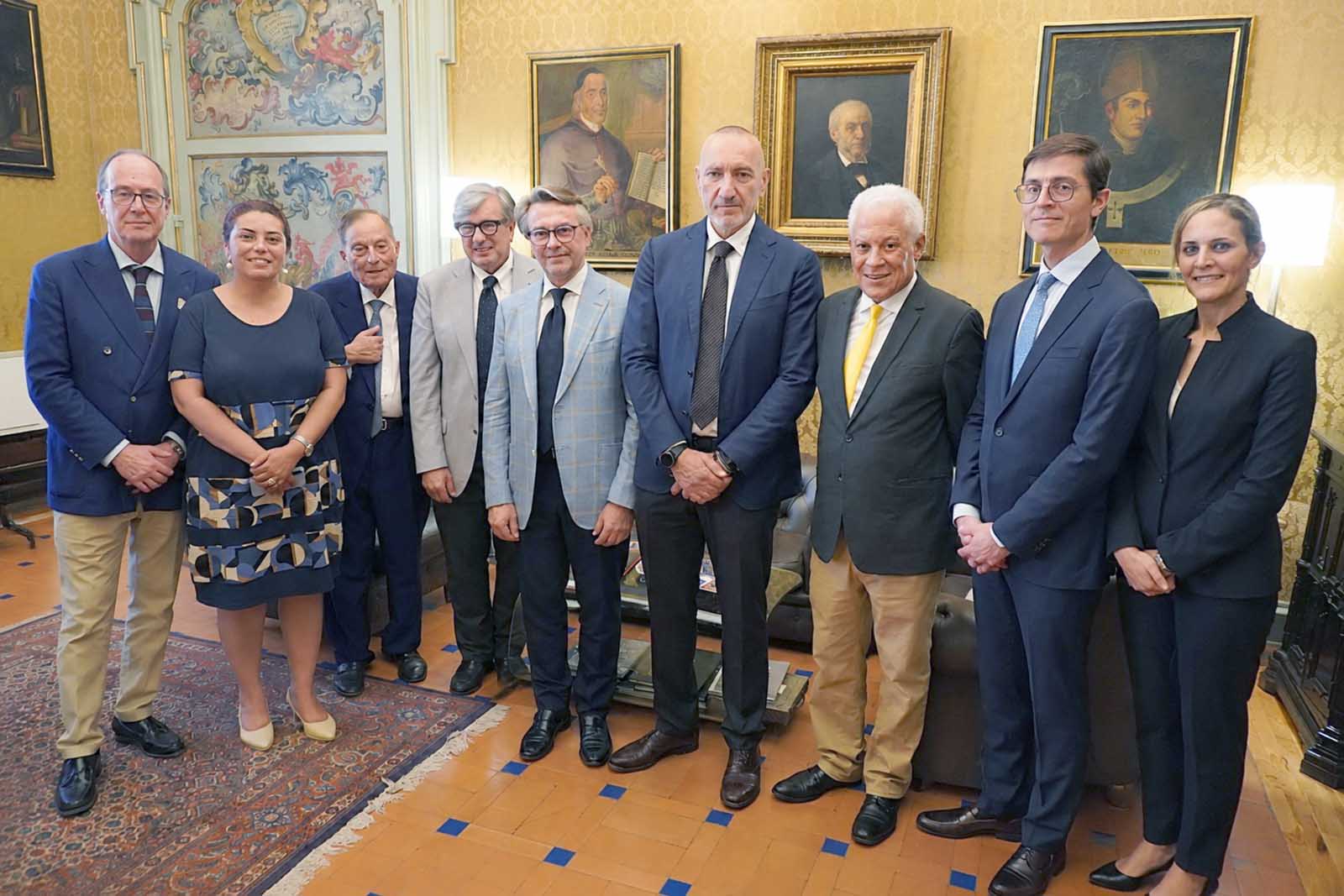 I tre relatori con i rappresentanti delle istituzioni