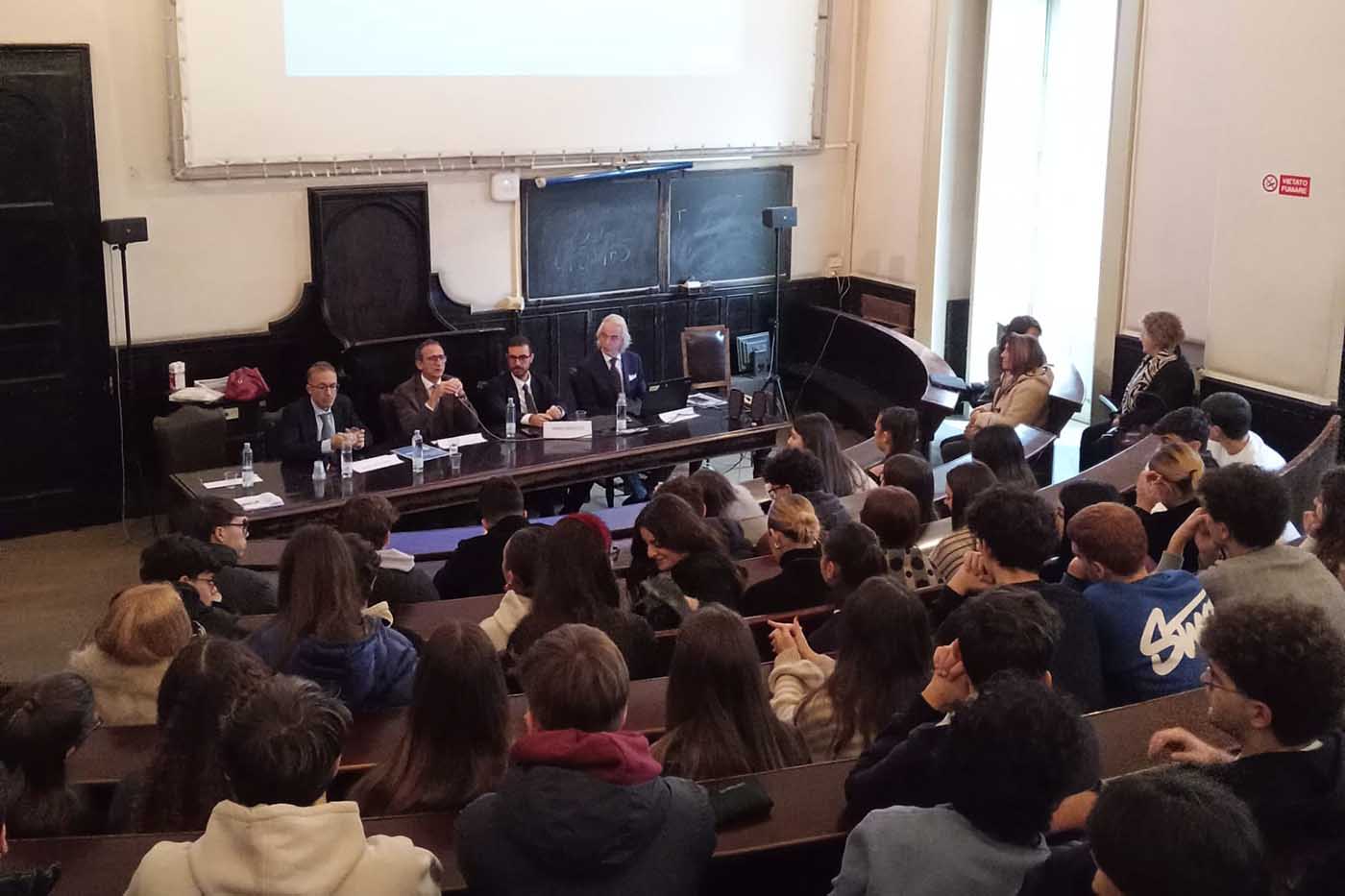 Un momento dell'incontro nell'aula 3 del Palazzo centrale dell'Università di Catania