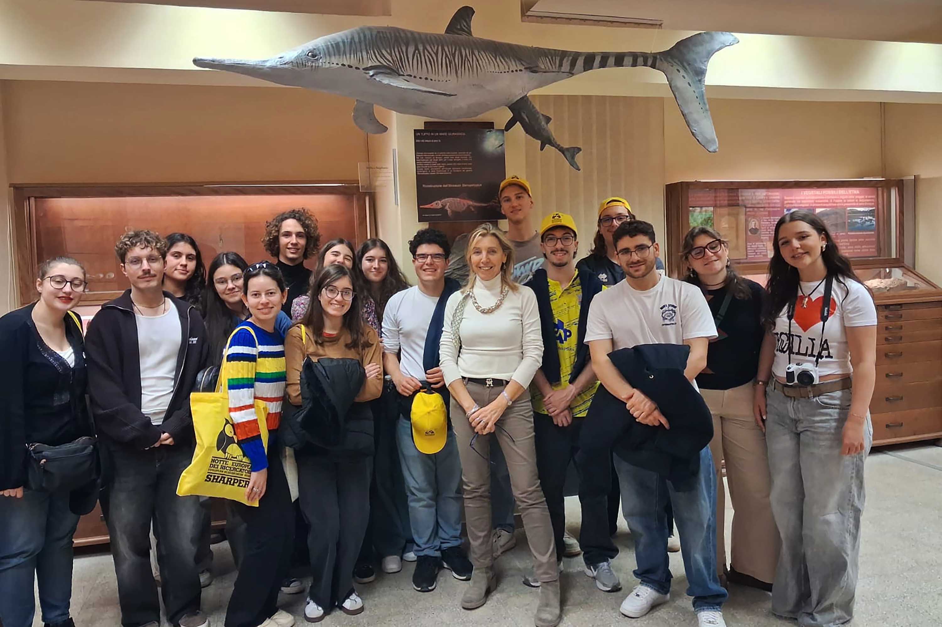 studenti al museo di paleontologia