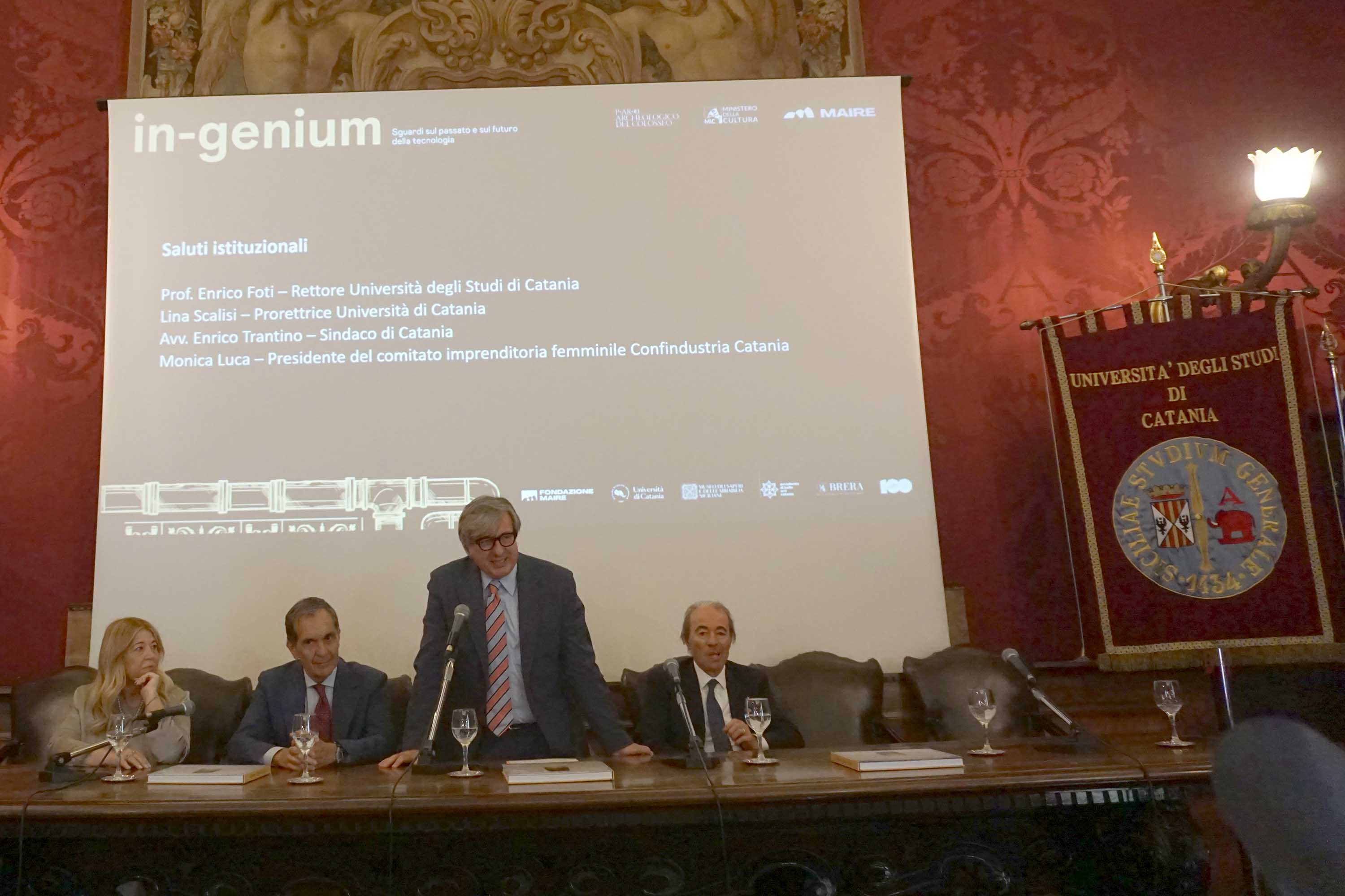 Un momento dell'intervento del rettore Enrico Foti