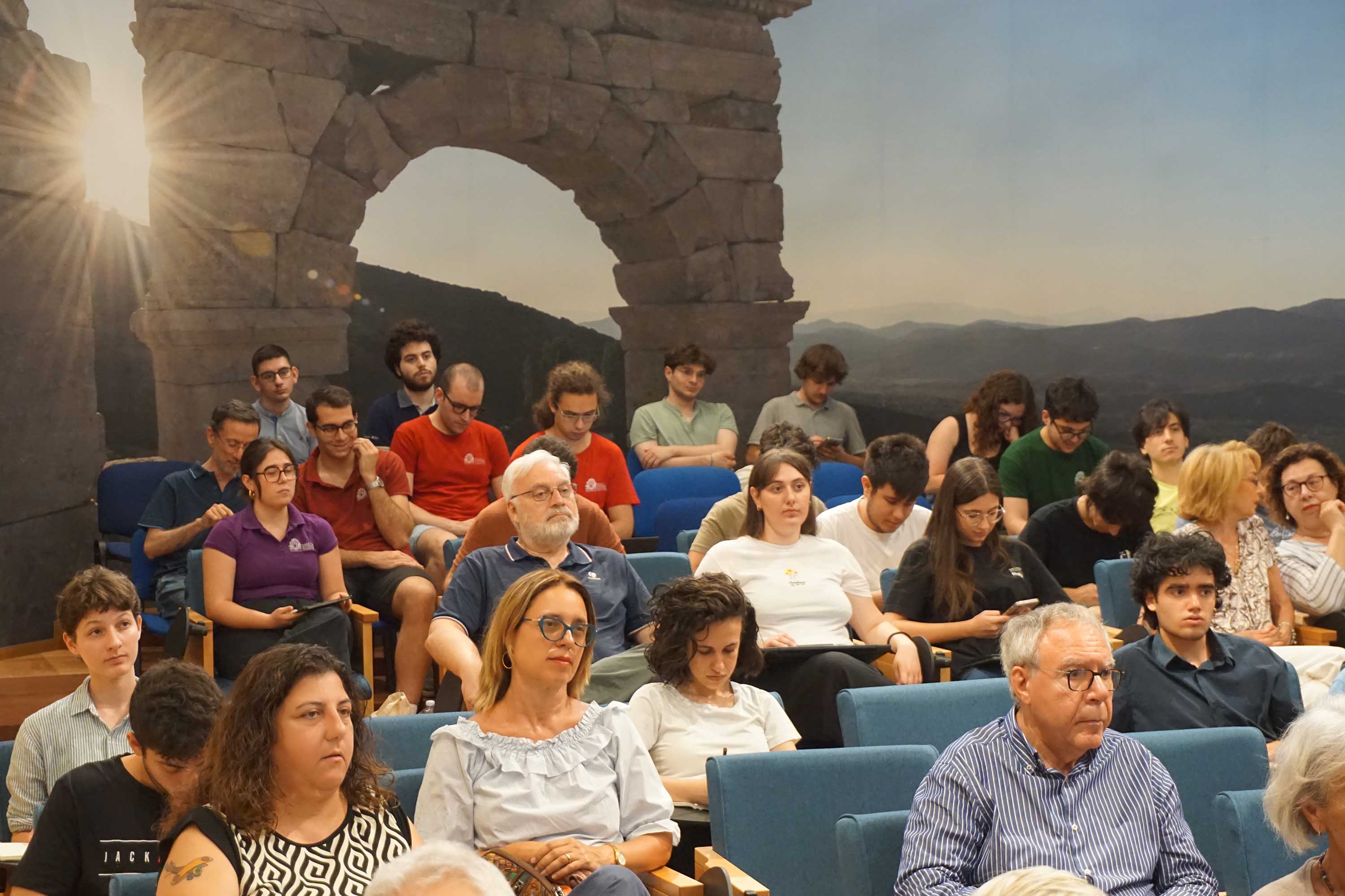 Parte del pubblico presente nell'aula magna di Villa San Saverio