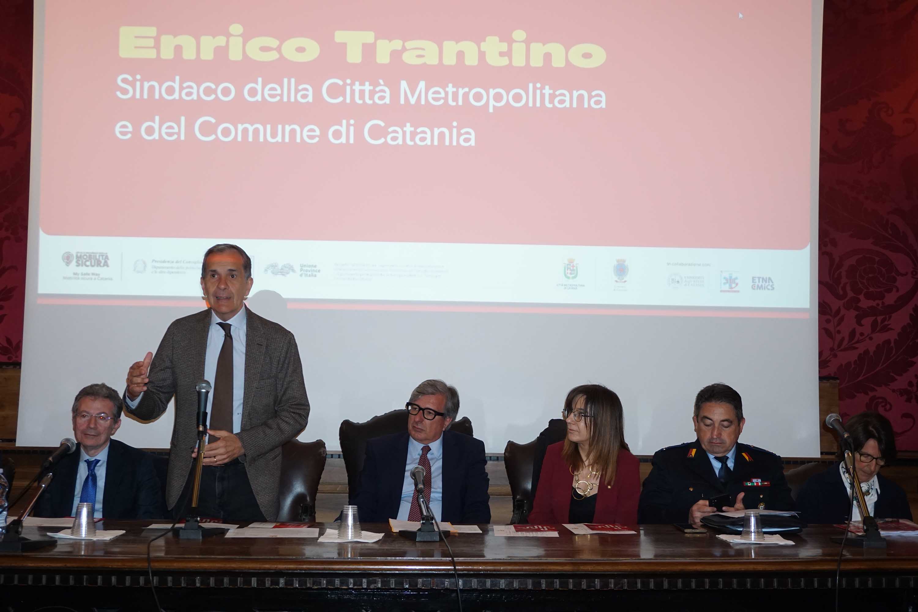 Un momento dell'intervento del sindaco Enrico Trantino