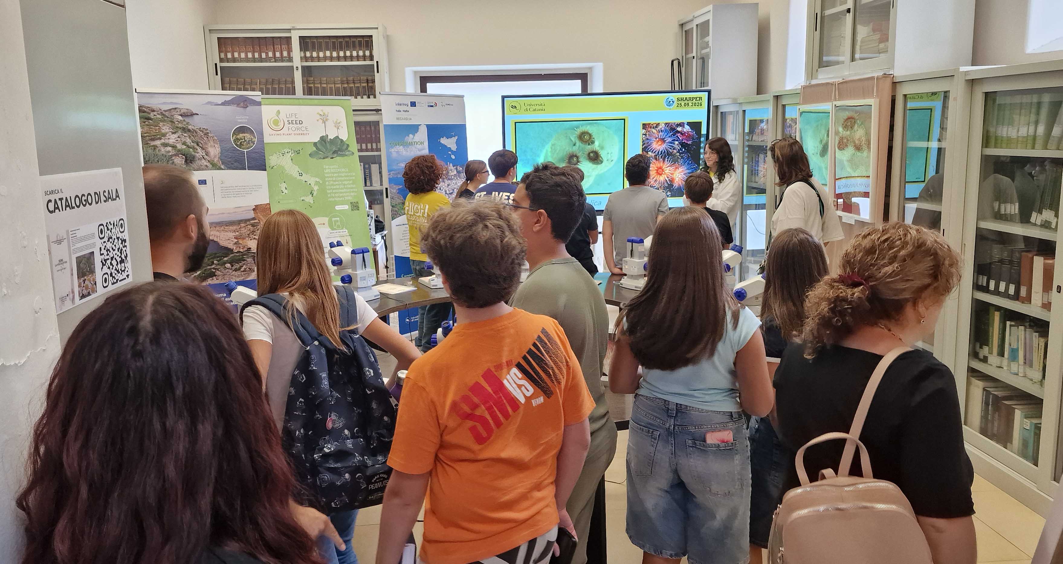 Visitatori nel laboratorio