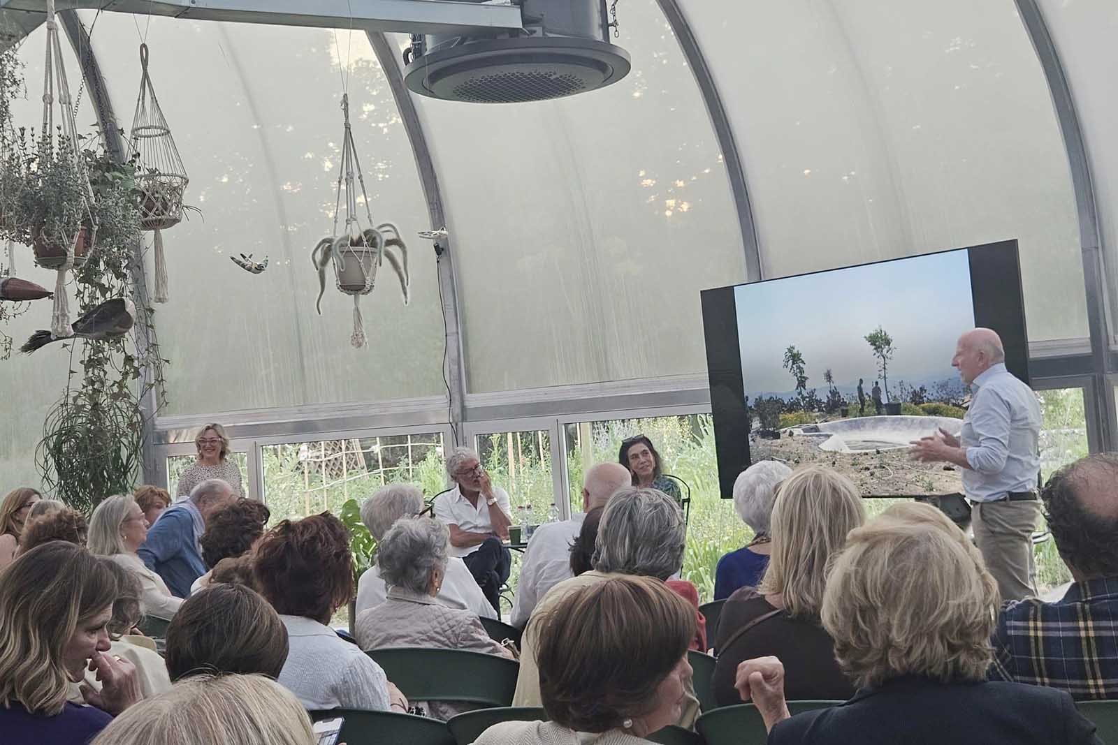 Un momento dell'intervento del prof. Giuseppe Cirelli
