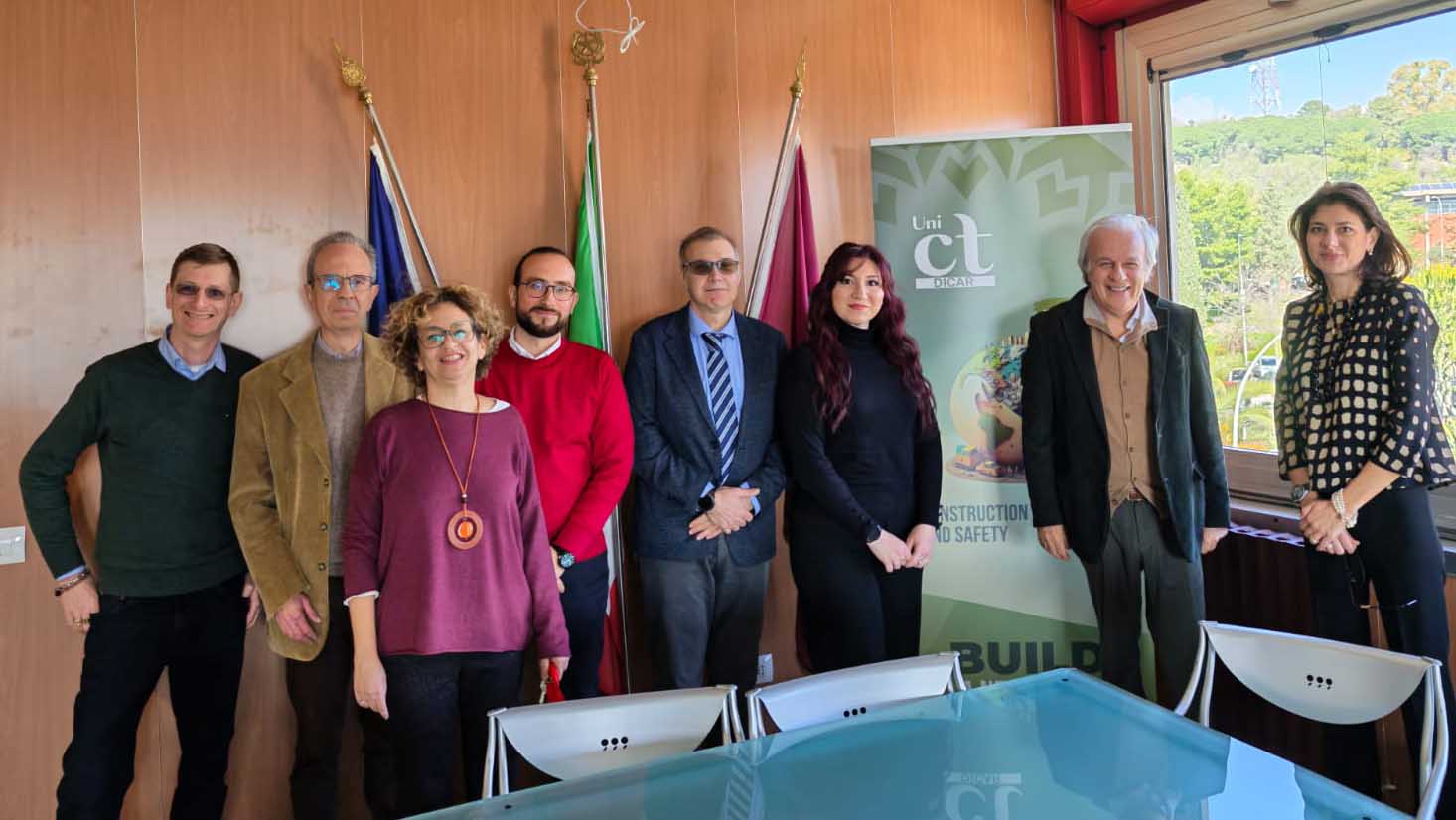 Gli inventori insieme con il prof. Matteo Ignaccolo, direttore del Dicar