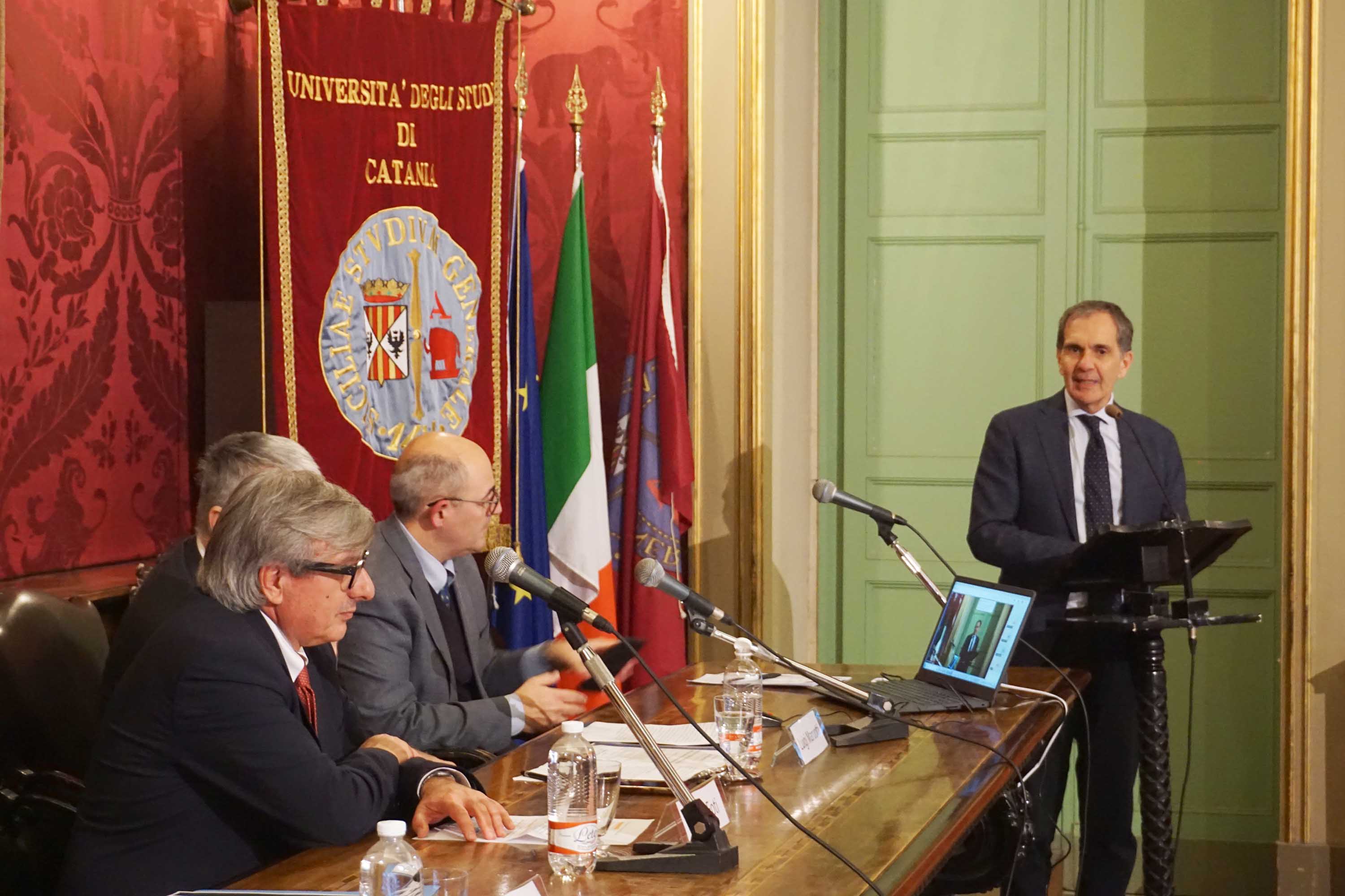 Un momento dell'intervento del sindaco Enrico Trantino