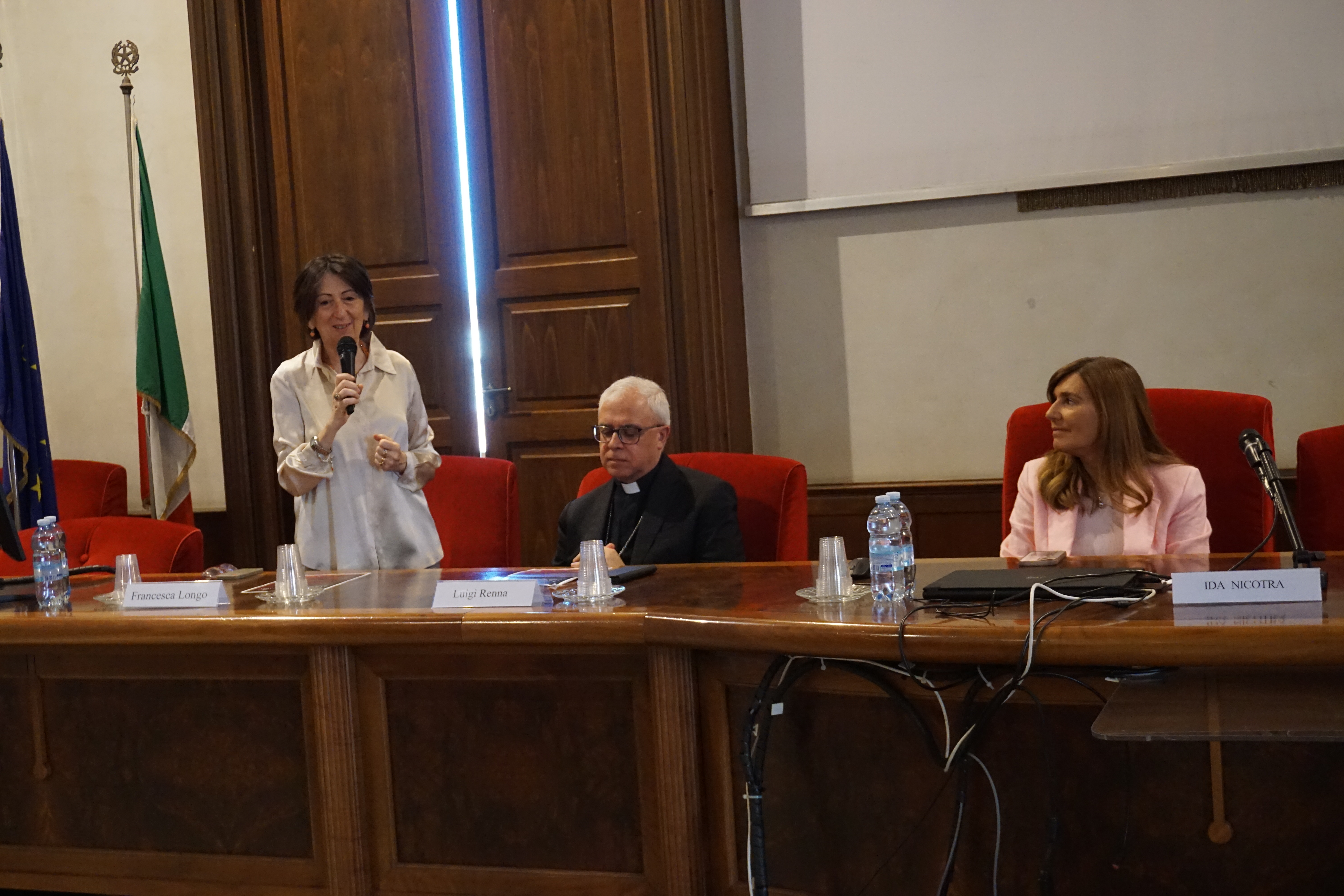 La prof.ssa Francesca Longo, direttrice del Dipartimento di Scienze politiche e sociali
