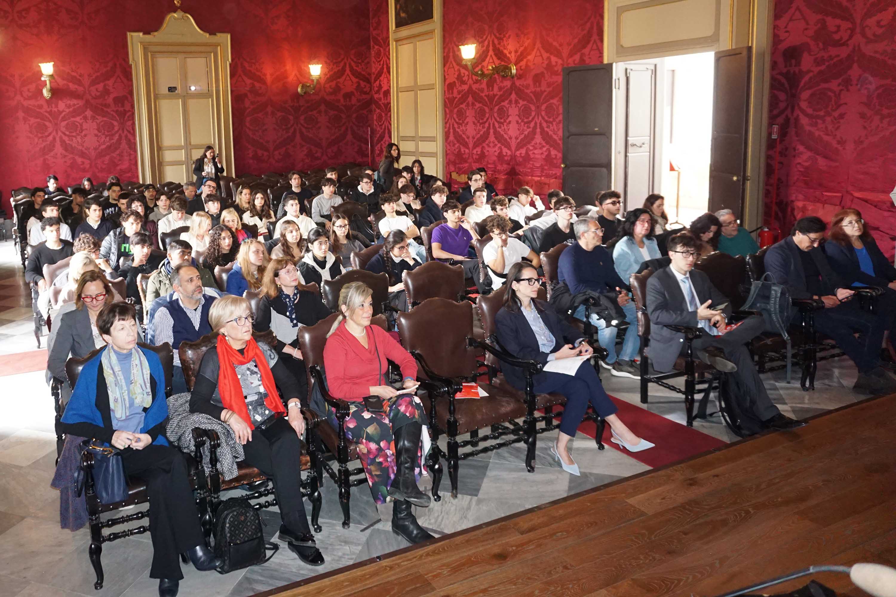 Partecipanti presenti nell'aula magna del Palazzo centrale 