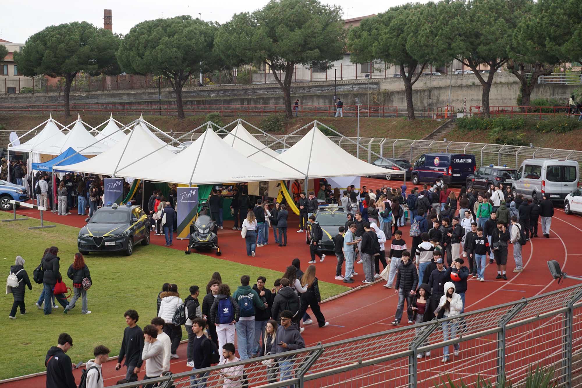 Gli stand delle forze armate