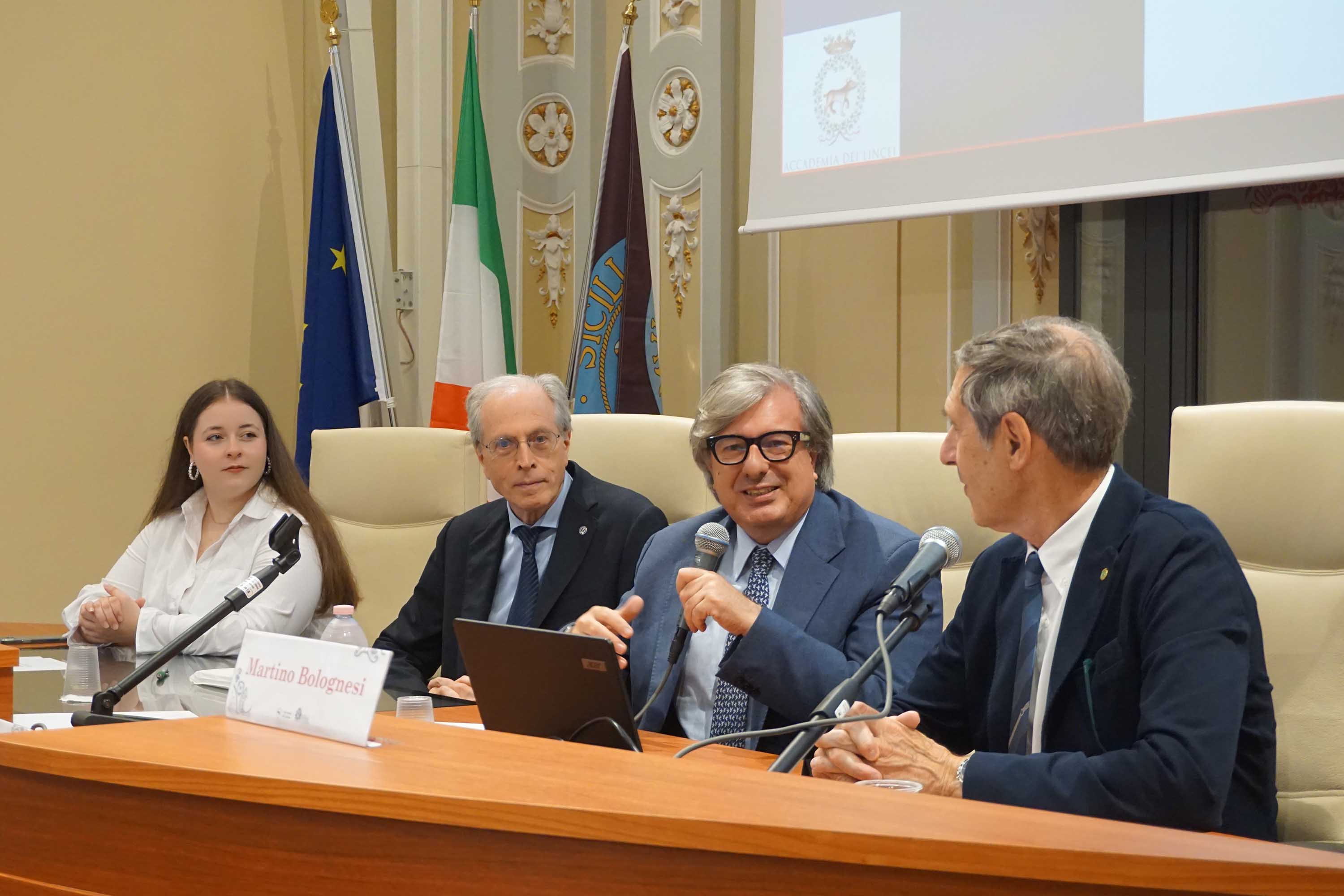 Un momento dell'intervento del rettore Enrico Foti