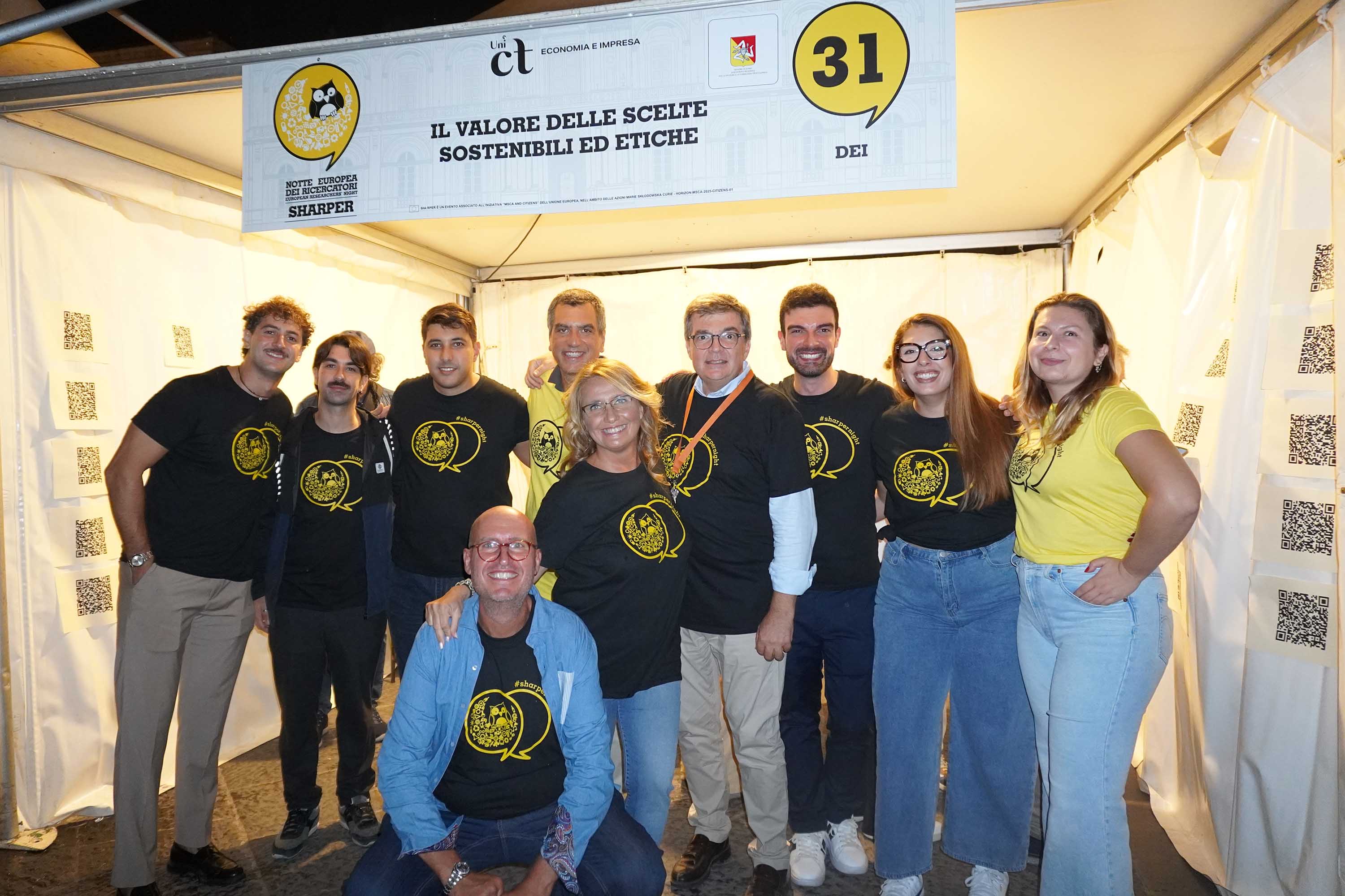Lo stand del Dipartimento di Economia e Impresa