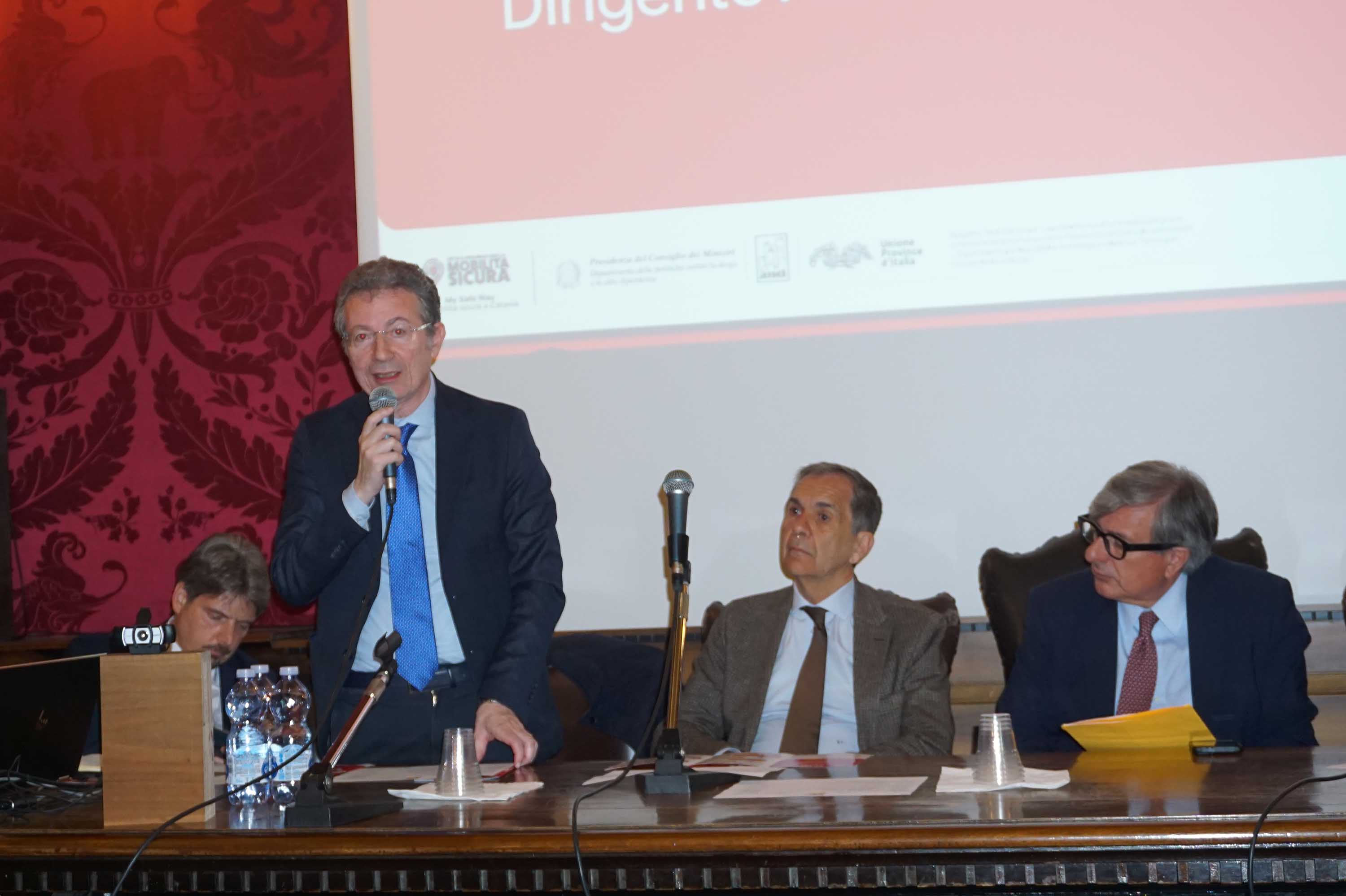 Un momento dell'intervento del dott. Emilio Grasso, dirigente dell’Ufficio scolastico regionale di Catania
