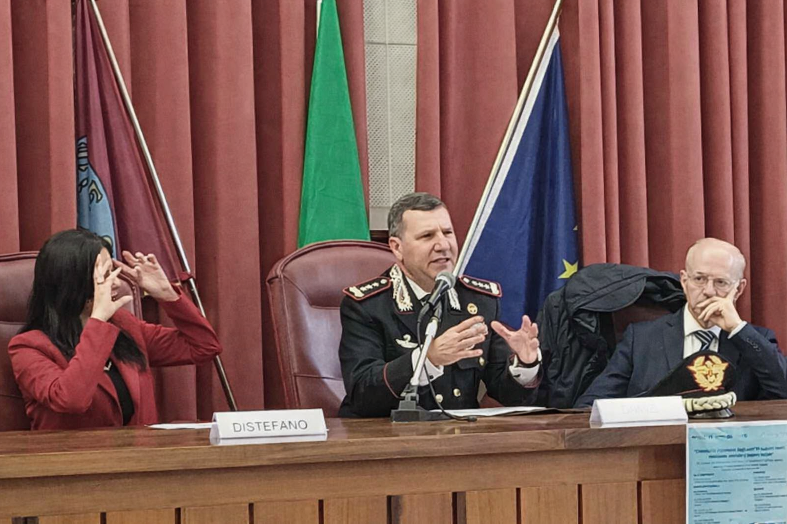 Un momento dell'intervento del generale Claudio Domizi