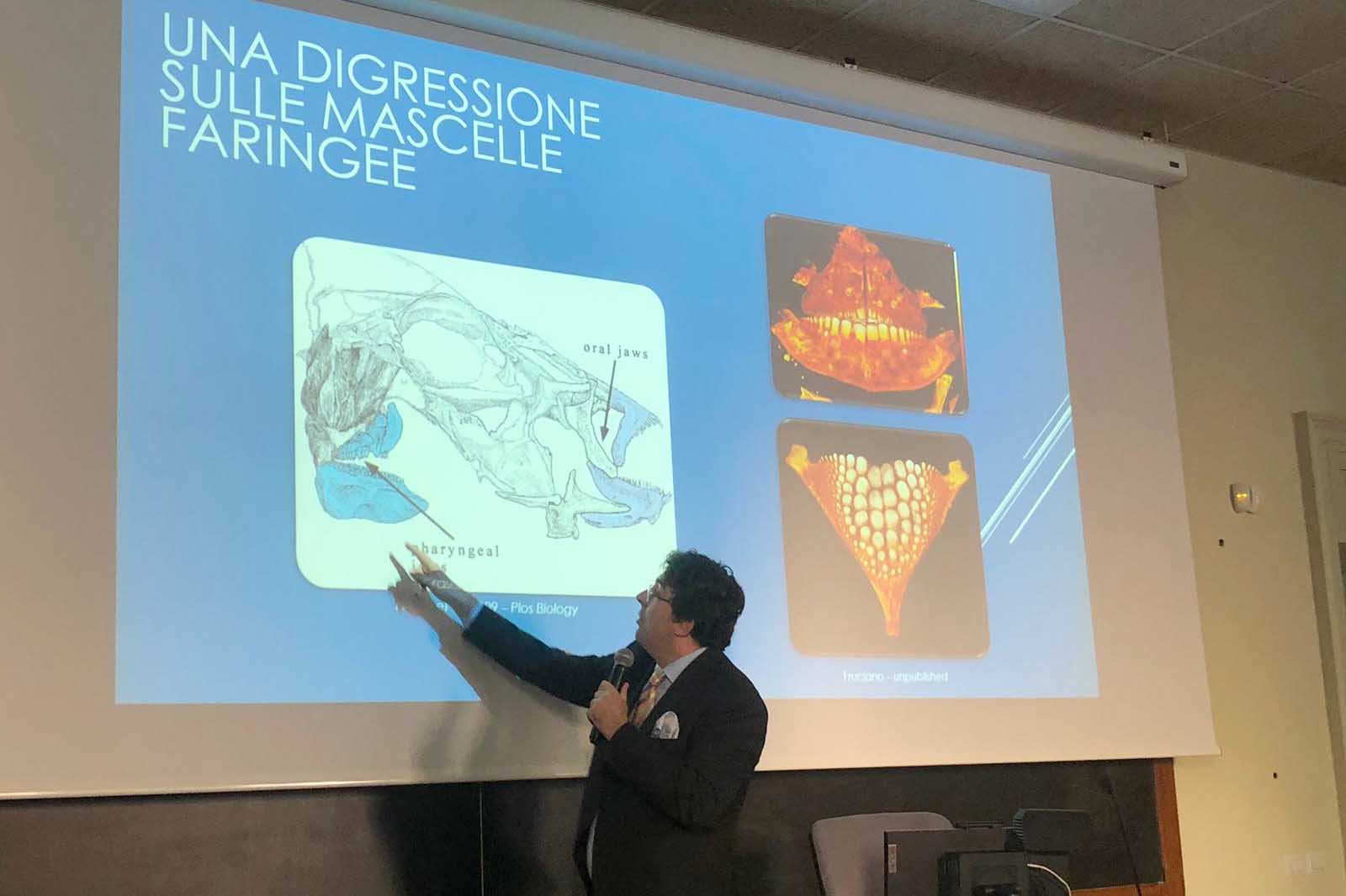 Un momento dell'intervento del prof. Carmelo Fruciano