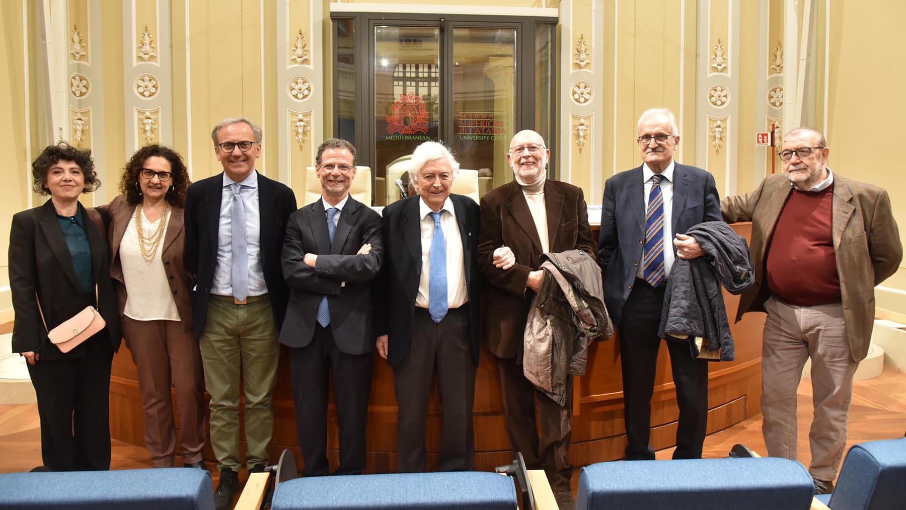 Antonio Smanellotti insieme con i docenti dell'ateneo catanese