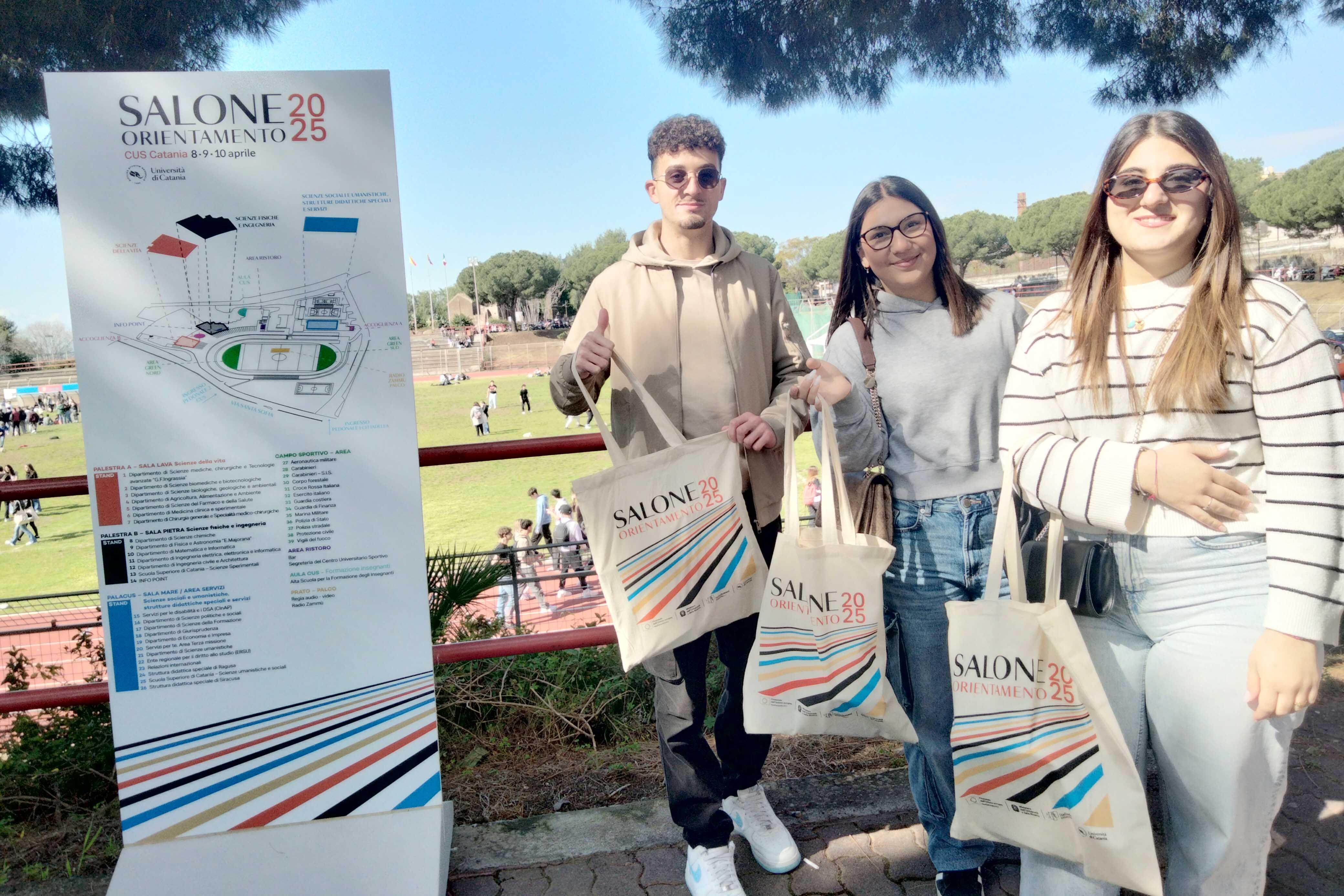 Studentesse e studenti al Salone dell'Orientamento