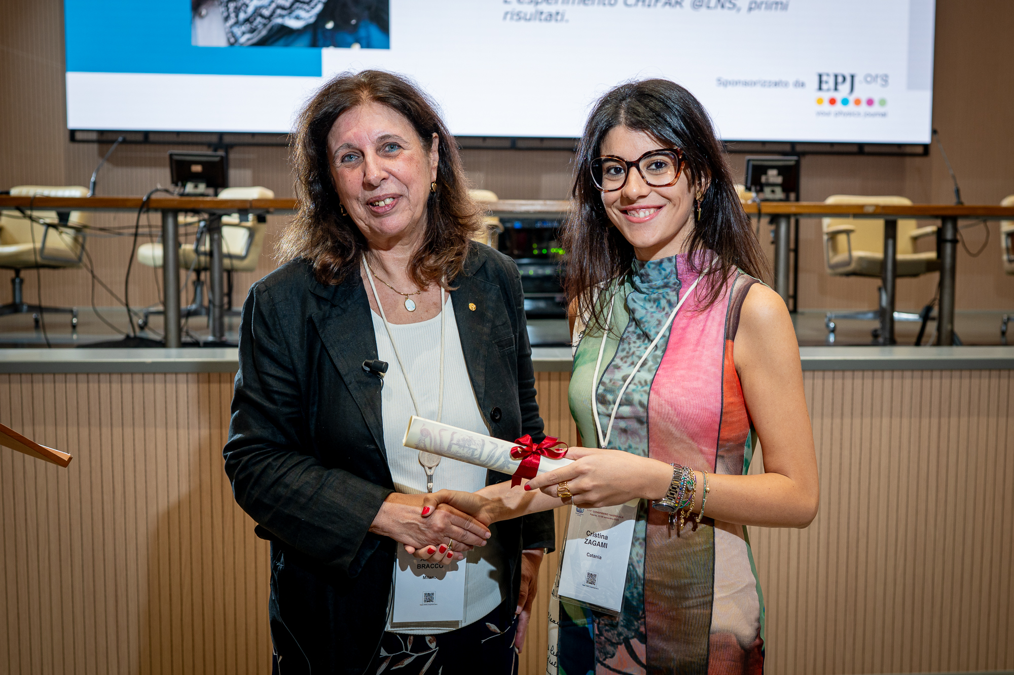 Un momento del conferimento del premio