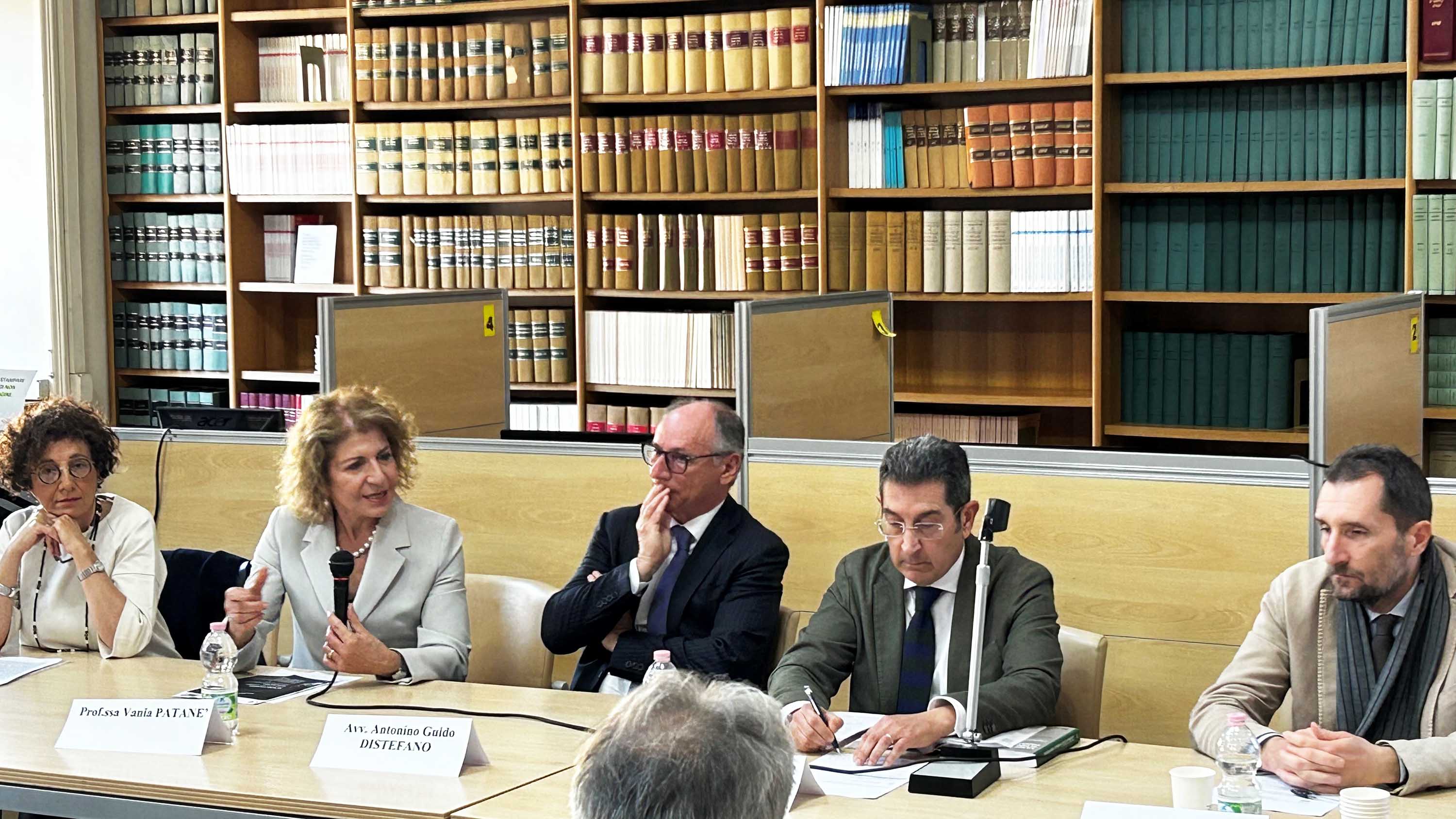 In foto da sinistra Concetta Marino, Vania Patanè, Antonino Guido Distefano, Enrico Escher e Carmelo Padalino