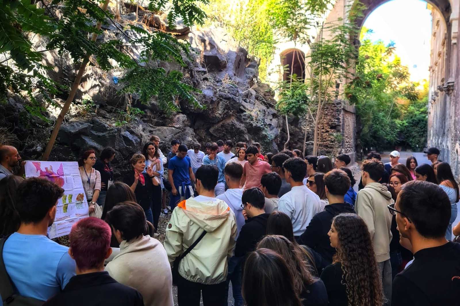 Un momento della visita al Monastero dei Benedettini