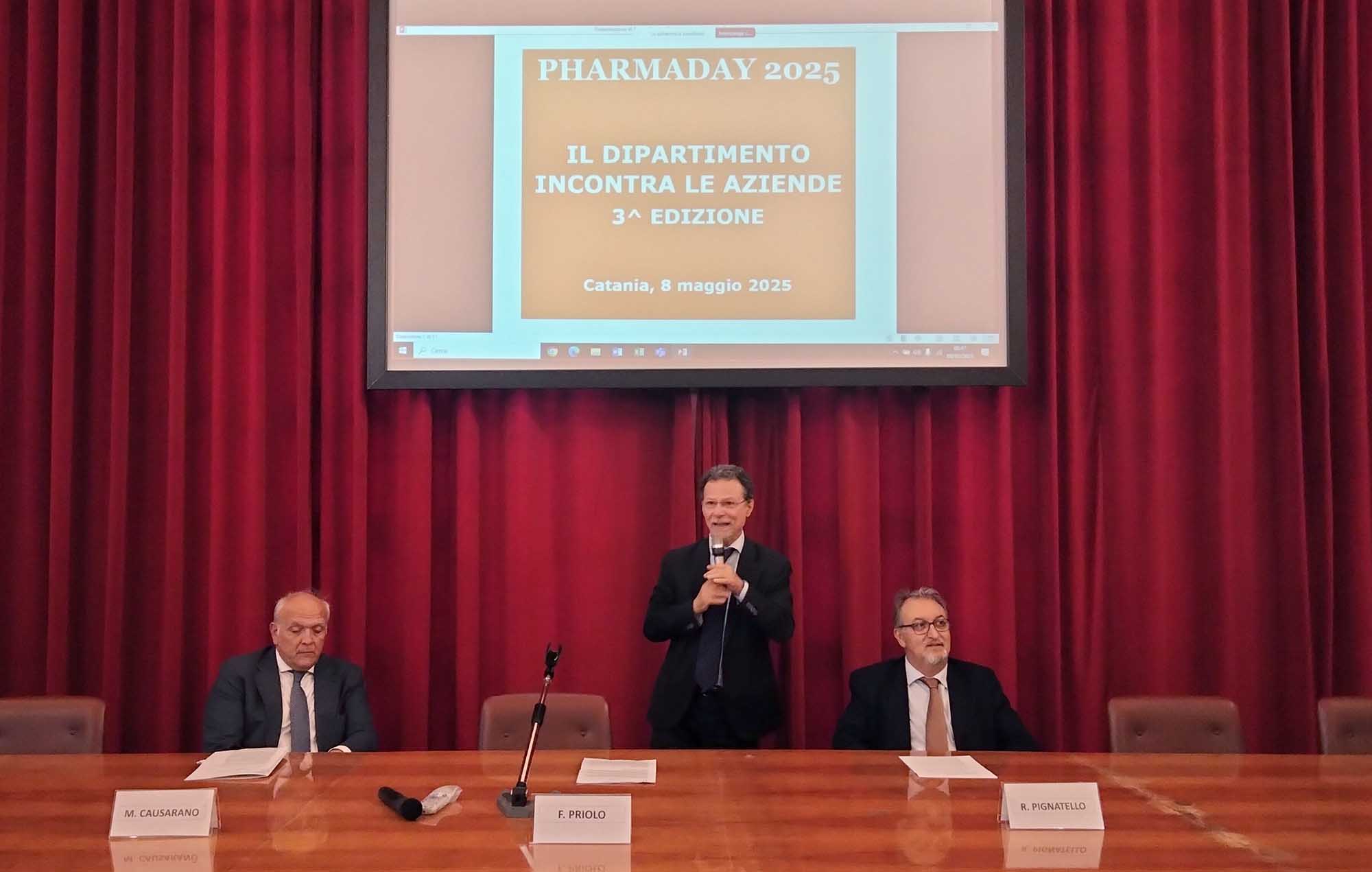 Un momento dell'intervento del rettore Francesco Priolo