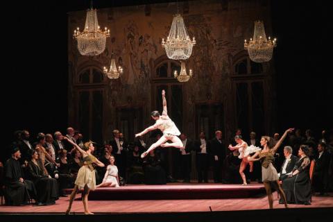 Una scena di "Adriana Lecouvreur" (foto: Teatro Massimo Bellini)