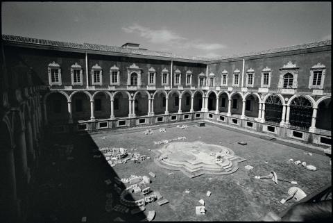 Chiostro di Ponente, Monastero dei Benedettini (foto di Ettore Sottsass)