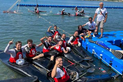 Il team del Cus Catania di canoa polo