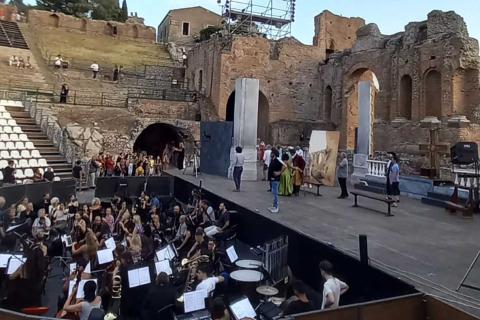 Un momento delle prove dello spettacolo "Tosca"
