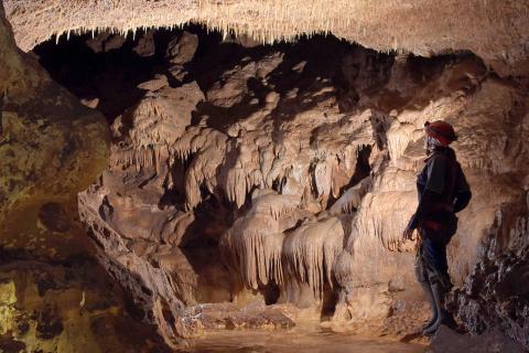Grotta di Villasmundo