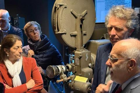 La macchina da presa O.G. 300, ideata tra il 1940 e il 1942 al Centro sperimentale di Cinematografia e costruita nelle Officine Galileo di Firenze