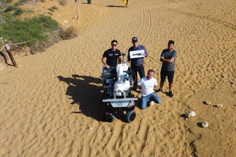 I ricercatori di Unict con il prototipo "Sandro"