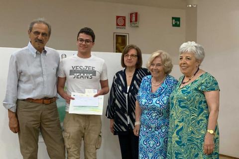In foto Gabriele Cristiano Crisci premiato per la sezione Poesia e per la sezione Racconto