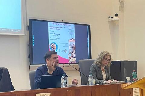 Un momento dell'intervento del prof. Riccardo Chiaradonna