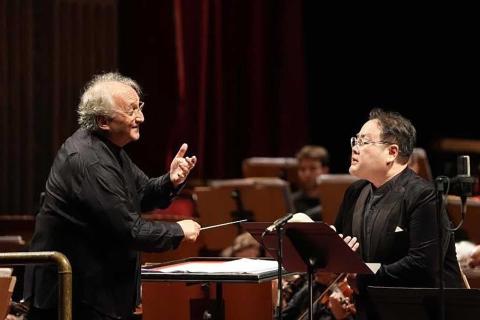 Il maestro Fabrizio Maria Carminati e il tenore Sung Kyu Park