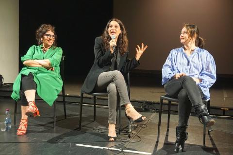 In foto da sinistra Lucia Sardo, Donatella Finocchiaro e Carmen Consoli