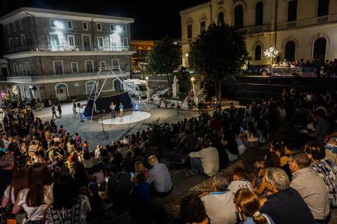 Artisti sotto il vulcano - Gran Galà di Nuovo Circo di Circo di Terra. Ph Valeria Buta