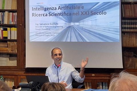 Un momento dell'intervento di Salvatore Scellato