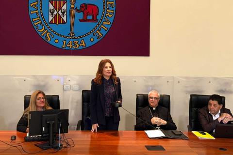 Un momento dell'intervento della prof.ssa Pinella Di Gregorio