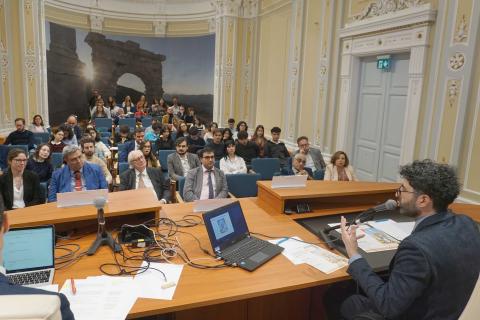 Un momento dell'intervento del prof. Orazio Portuese