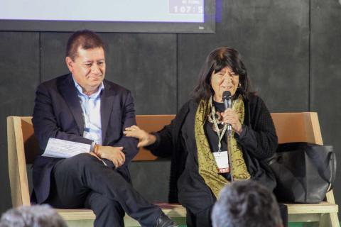 un momento dell'intervento della scrittrice Maria Attanasio