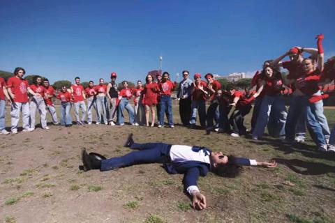 Un frame del videoclip
