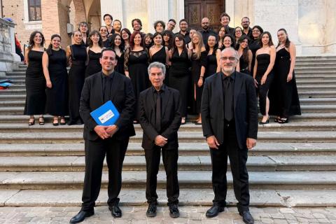 Il Coro d'ateneo con i maestri Giuseppe Sanfratello, Franco Lazzaro e Paolo Cipolla